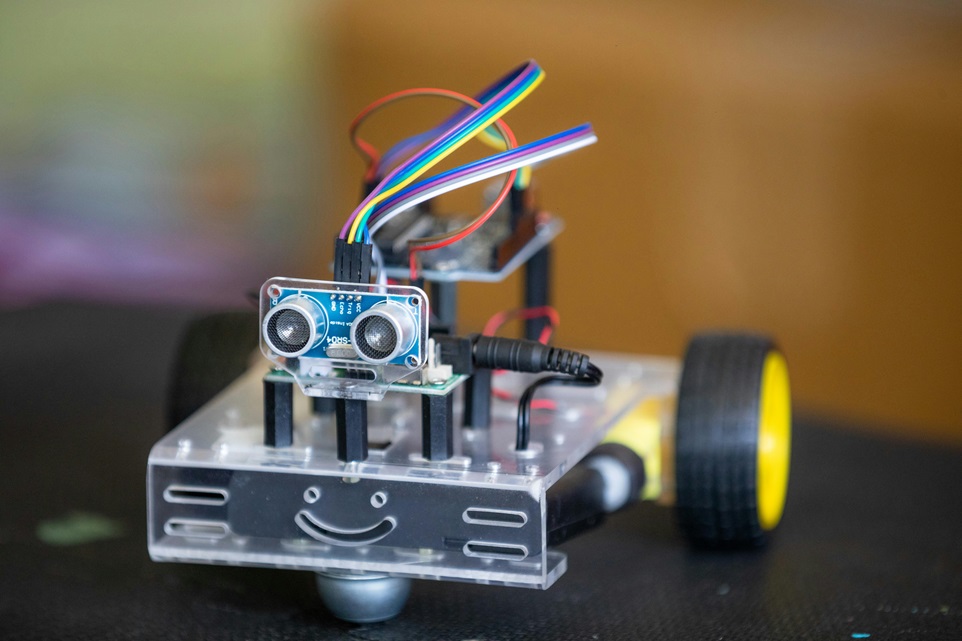 Carro controlado por Arduino